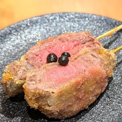国産牛ヘレを贅沢に 肉の旨みを閉じ込めた極上串カツ