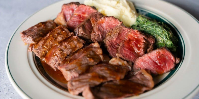 メインが「国産牛ヘレステーキ 」の大皿プラン