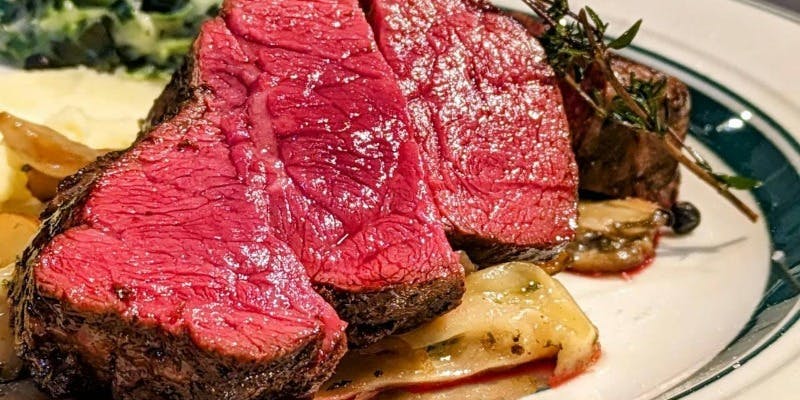 メインが「黒毛和牛ヘレステーキ 」の大皿プラン