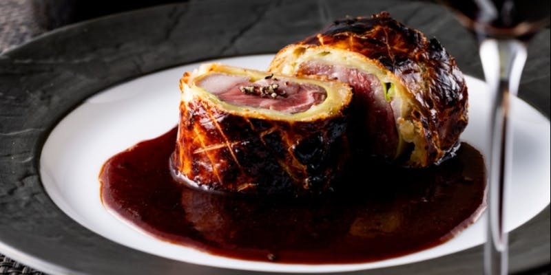 贅沢ディナーコース　メインは黒毛和牛のパイ包み焼き