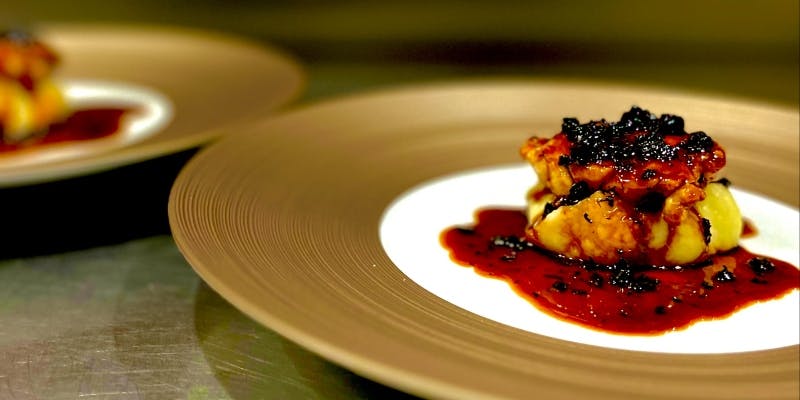 anniversaryコース　～アミューズ・おおいた和牛イチボ肉など全6品～＋デザートと一緒にお花のプレゼント