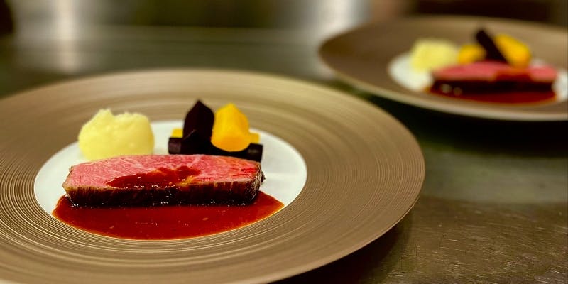 ムニュ　オマール・エ・ブッフ（オマール海老とA5ランクおおいた和牛イチボ肉）