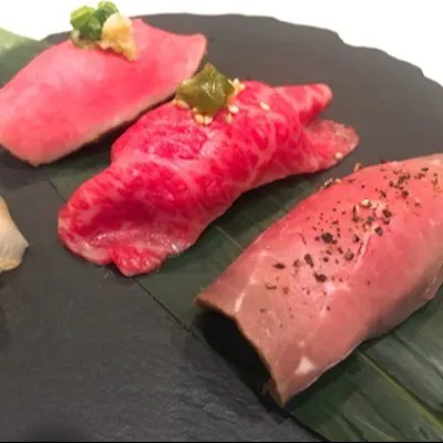 六本木の隠れ家で、極上肉料理と厳選地酒のマリアージュを。心ほどける夜をどうぞ。