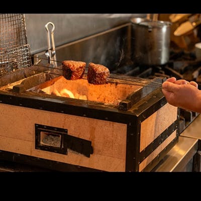 目の前で楽しむ、ライブ感あふれる料理