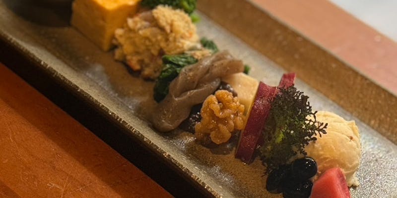 【旬菜添えとろろ膳】旬の五味五菜、こだわりの炭火焼き料理、とろろご飯など（当日主菜をお選びください）