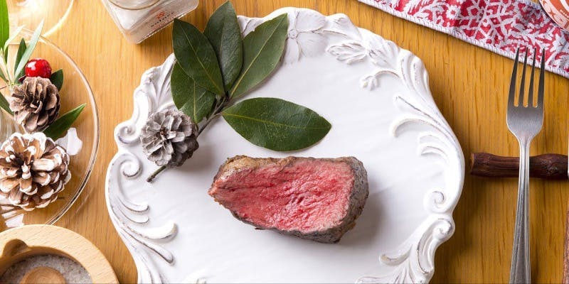 【Xmas2025】高級食材をクリスマス仕立てに！全7品＆カフェ＋旬果を潰す体験ドリンク