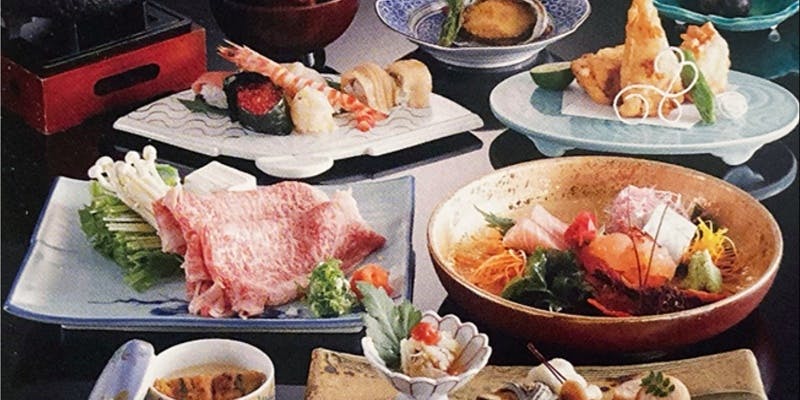 【極会席】中トロ、伊勢海老、松阪牛すき焼きを味わう 全10品