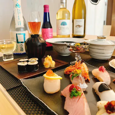 和洋の技が調和した、ここでしか味わえないお鮨と逸品