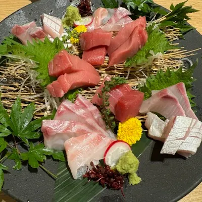 旬の食材と豊富な地酒が自慢の小料理屋