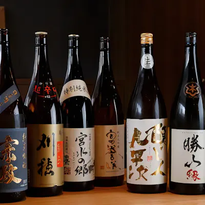 料理に寄り添う銘酒を、選び抜いた酒器で愉しむ