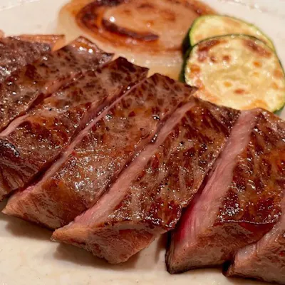 小形牧場牛で味わう至高の一皿