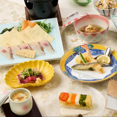 湯葉と豆腐にこだわった、彩りあふれる懐石料理