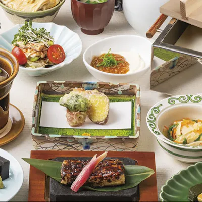 湯葉と豆腐にこだわった、彩りあふれる懐石料理