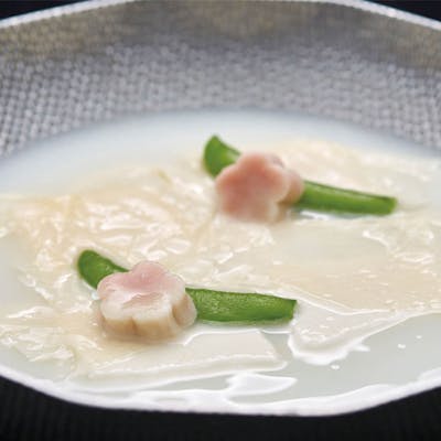 できたての絶品湯葉や湯豆腐を味わう