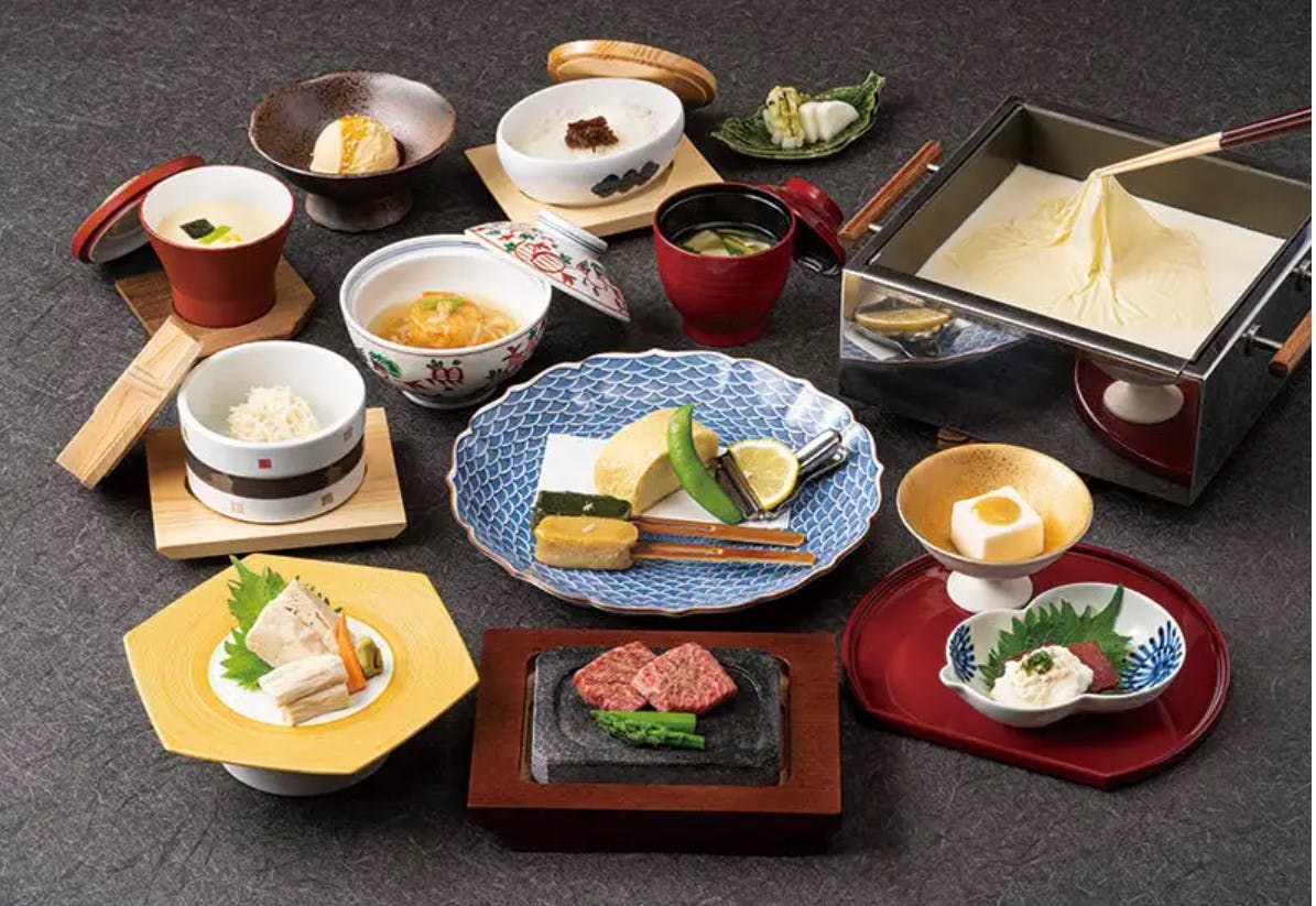 【梅の花懐石 極 きわみ】黒毛和牛と銀だらの西京焼きが選べる懐石（鍋物/黒毛和牛のしゃぶしゃぶ）