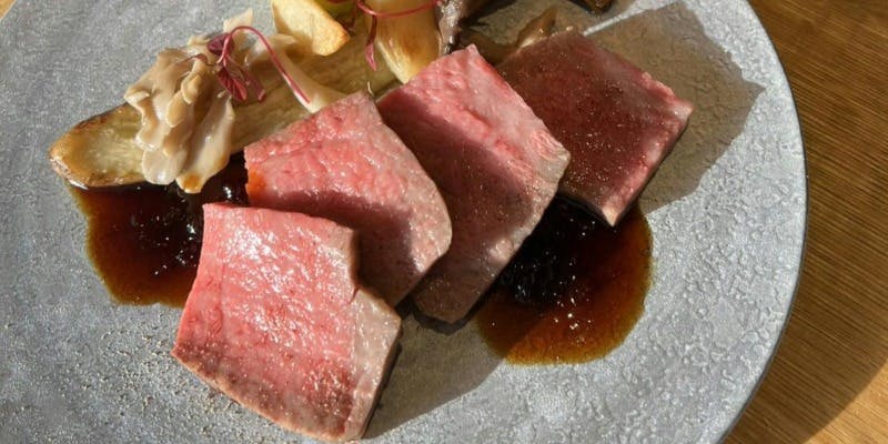 OTSUKARESUNのコース料理（メインが黒毛和牛）