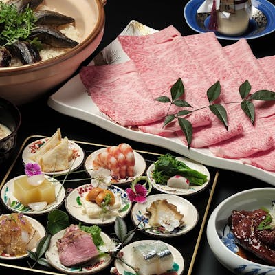 全室完全個室で四季の庭を眺めながら贅沢なひと時を。