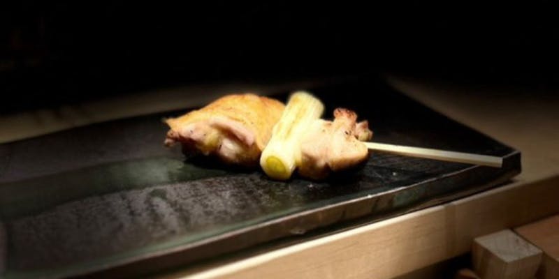 【ショートコース】比内地鶏と黒さつま鶏使用の本格焼鳥を堪能・串の追加注文可能。全12品