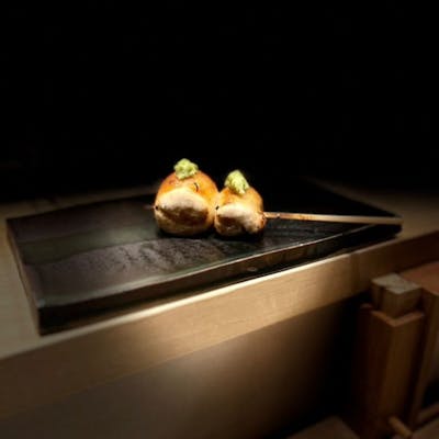 比内地鶏・黒さつま鶏の本格焼鳥・台湾茶で締めくくる特別な夜