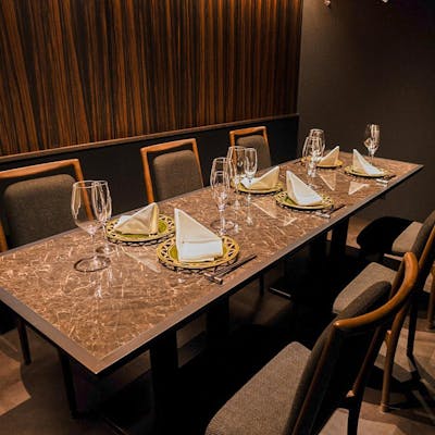 完全個室の贅沢空間、静けさの中に宿る美意識