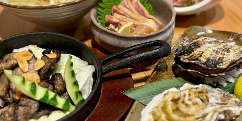 【宮崎郷土料理と本鮪と焼き牡蠣付きコース】鶏のたたき・一年牡蠣（カキ）の囲炉裏焼き2個など全5品