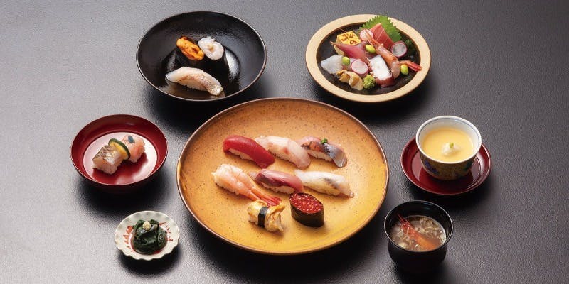 20種類以上のネタから選べる、 お好み8貫コース