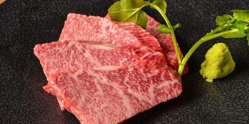 【彩りコース】名物生タン・焼しゃぶ・ヤマキカルビを堪能  全13品＋120分飲み放題