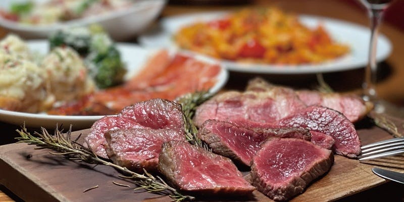 【3時間飲み放題付き】豪華炭火焼き3種肉盛コース、ゆっくりと贅沢な時間を堪能できます