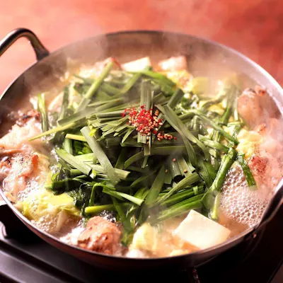 名物「炙りもつ鍋」で味わう、至福のひととき