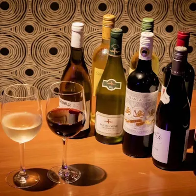 ナチュールワイン中心に50種以上のワインをご用意