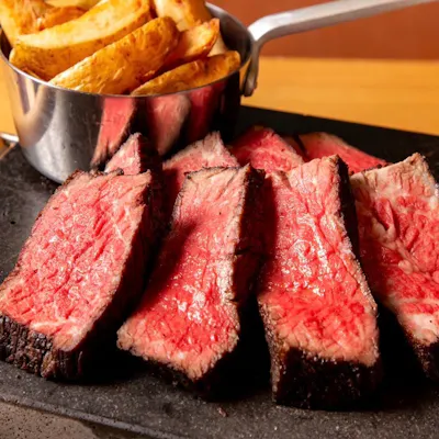 好みの焼き加減が見つかる『ステック・フリット』