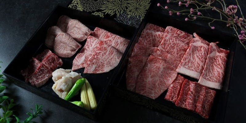 【土日祝　ランチ限定乾杯付き】 プレミアム赤坂　肉華重ランチ