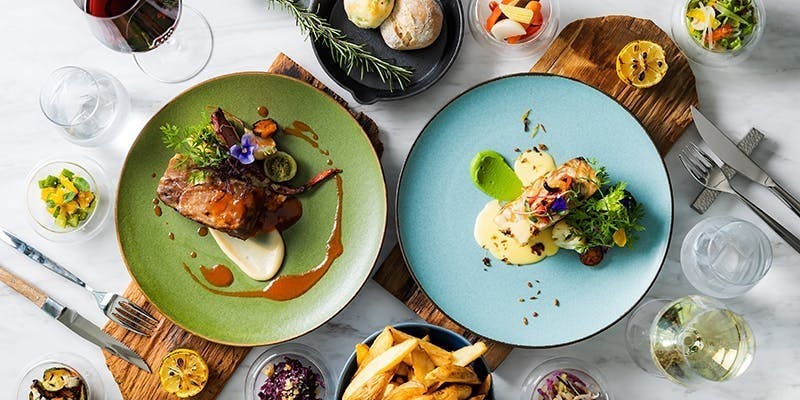 【ランチ】サラダバー付き！メインディッシュも選べる平日限定ランチ