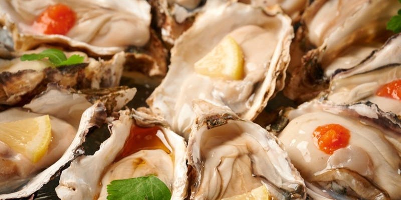 ラグーナコース  牡蠣と和牛のユッケや旬の牡蠣1人1キロ付き全7品＋2時間飲み放題