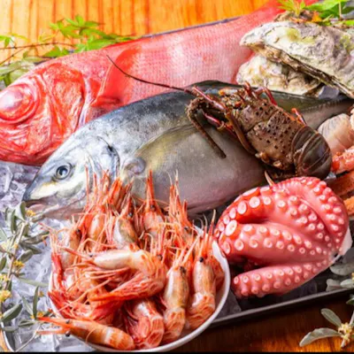 豊洲市場から、新鮮な魚介類が入荷いたします