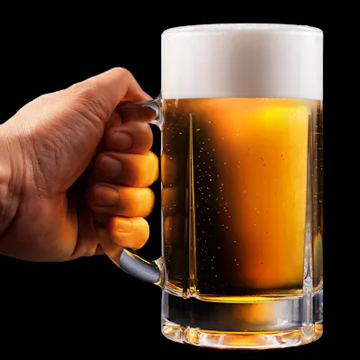 最大10銘柄のビールに充実のカクテル