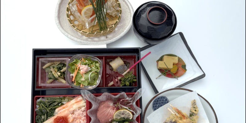 【ディナーメニュー】～松花堂御膳～ミニちらし、旬のお造り、かに爪天ぷら、かに盛など全7品