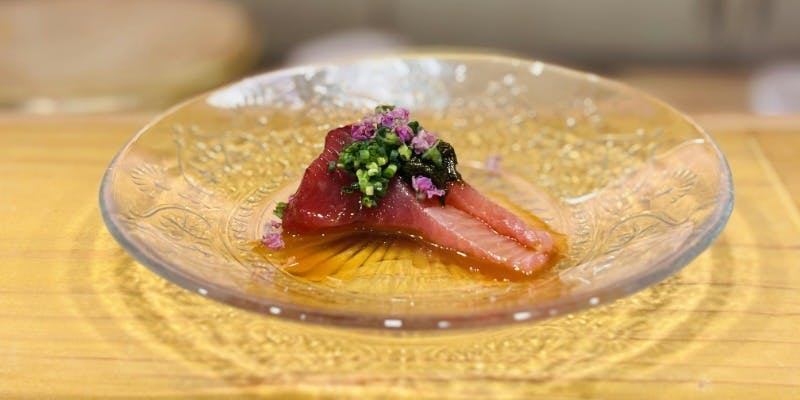 【夜のおまかせ】】　お造りや季節の八寸などの和料理と最後は寿しで。（7月1日～）