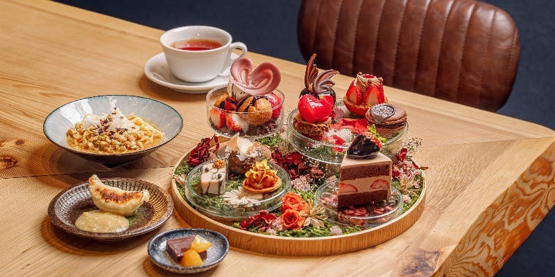 【苺のバレンタインアフタヌーンセット】＋ドリンク3杯付（12時スタート（1/6～2/23限定））