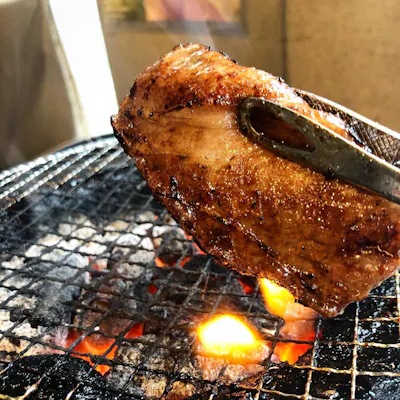 紀州備長炭が叶える、究極の焼き上がり