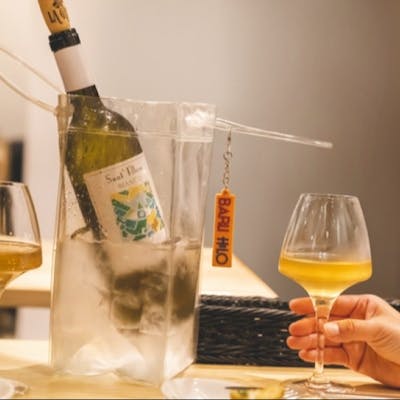 辛口ワインや樽生スパークリングなど各種酒類をご用意