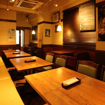 洗練された落ち着いた雰囲気の店内