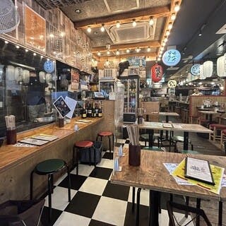 お得なハッピーアワーで昼飲みも満喫