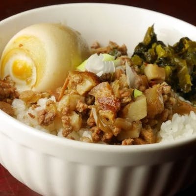 本場台湾の味を日本で楽しむ。「台湾小皿料理 荘園」の看板メニュー、魯肉飯