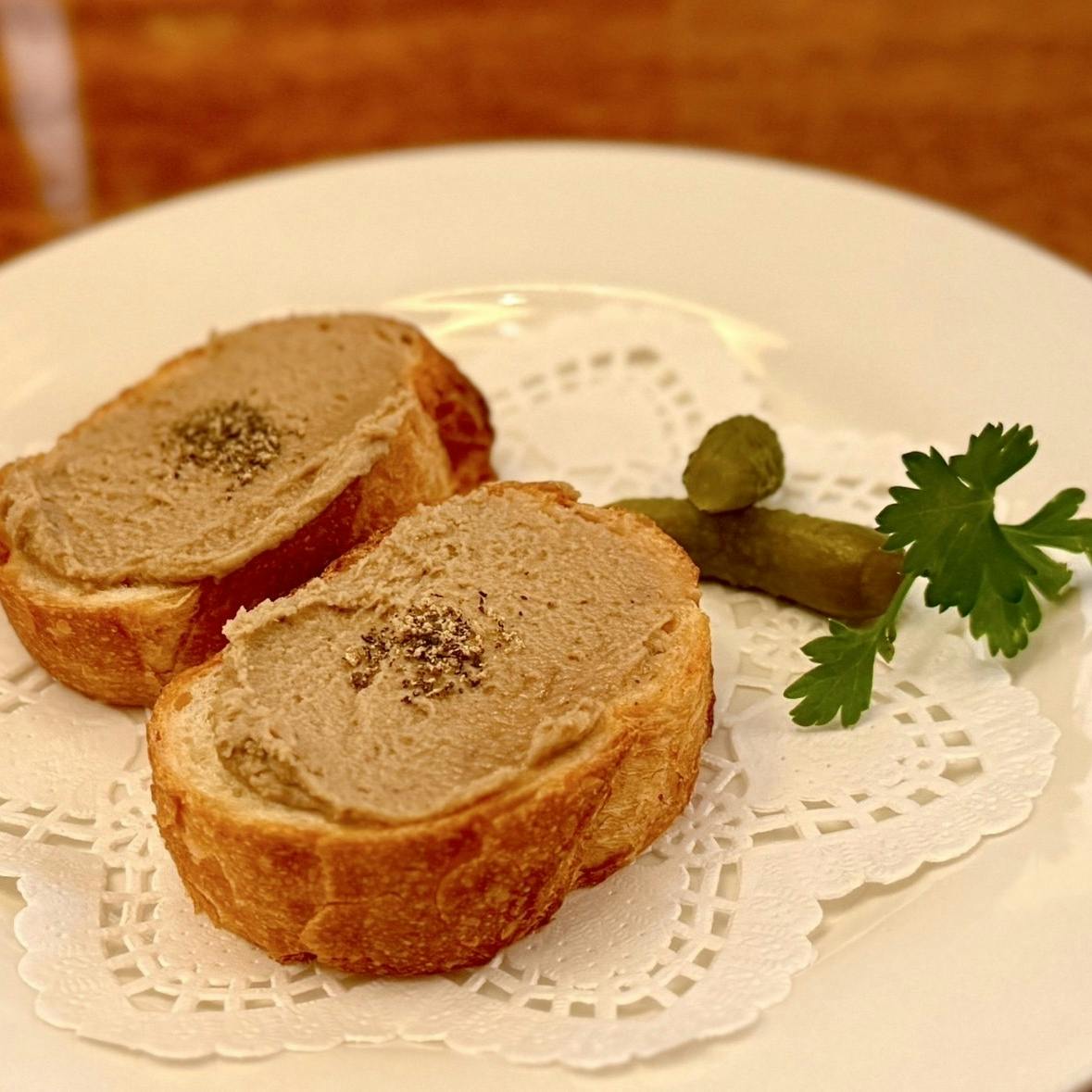 老舗の風格漂う落ち着いた空間