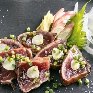 高知名物カツオのたたきを堪能