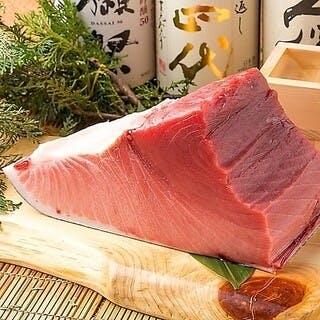 迫力満点！名物マグロメニューの数々