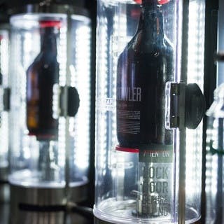 専用容器で鮮度抜群のビールをテイクアウト