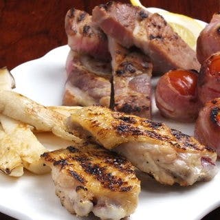 備長炭で炙る旬の食材