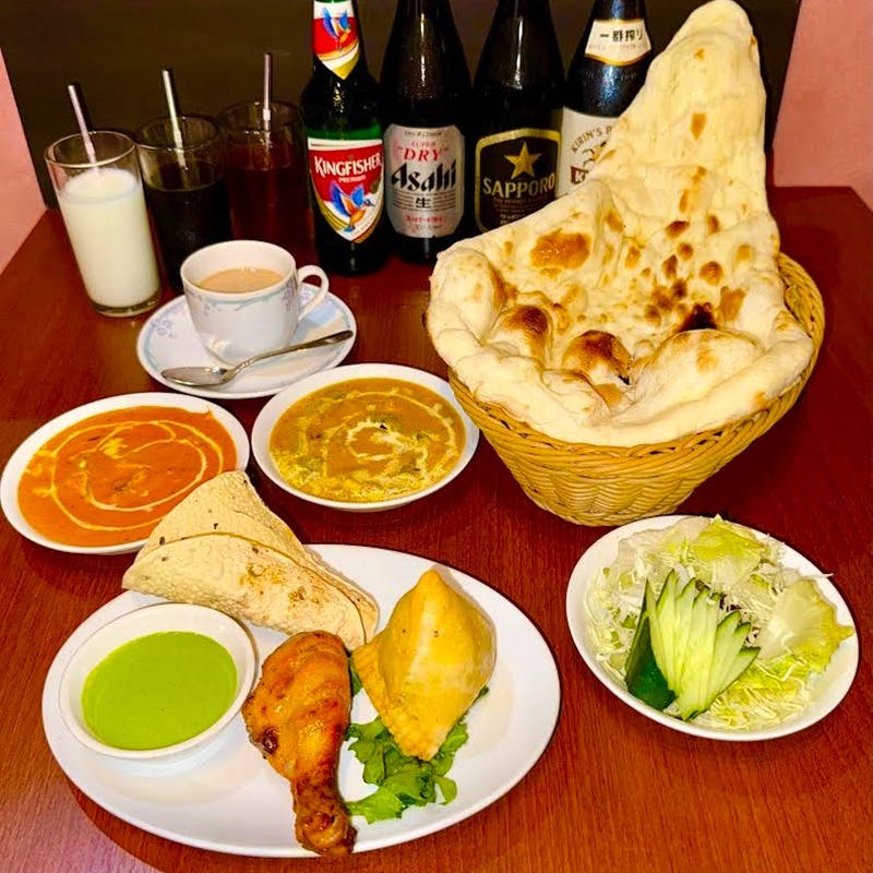 ディナーも「アヴァタール」で！豊富なドリンクと本格カレーで乾杯